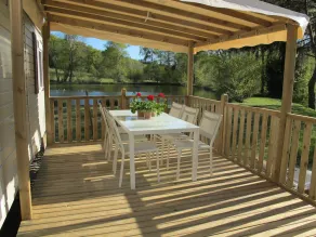 Comfortable mobile home with terrace on the edge of fishing ponds; small boat. - Image 3