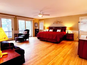 Large house on beautiful lake, adjoins Sleeping Bear Dunes National Lakeshore - Image 4