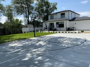 Luxury Ski House, Hot Tub, Fire pit, Basketball Court,  Excellent Beds & Linens. - Image 2