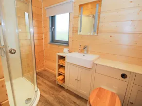 OAK LODGE, familial et convivial, avec bain à remous à Ulverston, Ref 977687 - Image 3