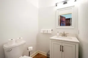 Beautiful Cottage on Lake Michigan w Private Beach - Image 3