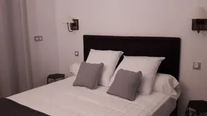 Temmelig sommerhus på landet på en bondegård i Provence - Image 3
