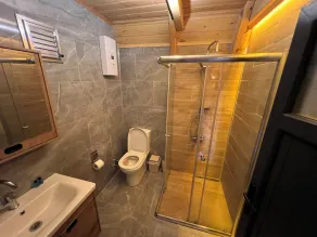 Rize Seversin Suit Bungalow - Image 5