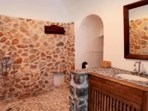 Extravagant Villa in Megalochori - Image 5