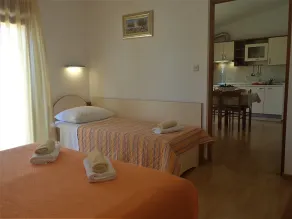 Apartment for 3 persons with garden view - Image 4