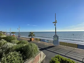 Appartement Duplex en Front de Mer avec Terrasse – Accès Direct Plage – 2 Chambres + Cabine - Image 3