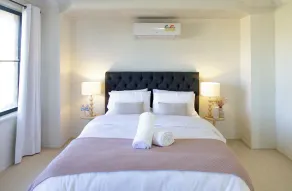 Spacious, Sunlit & Recently Renovated Family Home - 4BD & Hotel Quality Bedding - Image 4