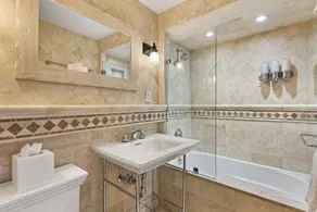 Central AC, Updated 4 BR, 4-5 BA Townhouse, Pool - Image 4