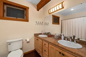 Enchanting Lindal Waterfront Cabin - Image 3
