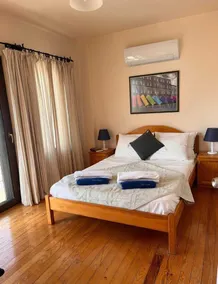 Charming 4 Bed Villa in the Old Town with Panoramic Sea and Mountain Views - Image 2