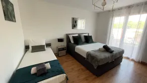 Large, comfortable villa with heated pool - Image 5