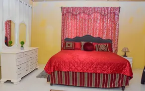 5 BEDROOM Apartment - Image 5