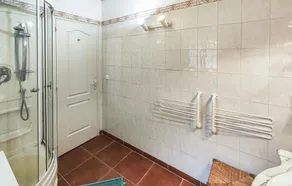 Beautiful Home In Ferrières-Poussarou - Image 3
