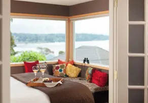 Cottage with Puget Sound, Mount Rainier, & Olympic Views - Image 3