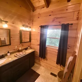 Awesome Views at High Elevations - 1 bedroom with King bed, 3 bath cabin - Image 5
