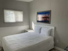 2 Bedroom Suite with kitchen - Image 5