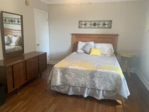 Large Private Room & Bathroom - Image 5