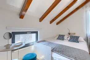 Romantic holiday home with jacuzzi, BBQ, WiFi - Image 3