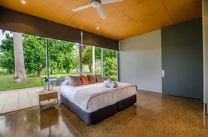 Cape Horn Vineyard 5 Bedroom Riverfront House on Working Vineyard - Image 5