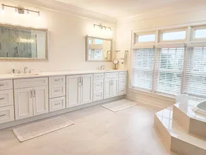 Cordy Custom Beach House dispose d'un plan d'étage spacieux, d'une vue partielle sur l'océan et d'un accès direct à la plage - Image 3