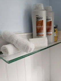 The Flat at Philmont Avenue APT at Eden Park Inn - Image 3