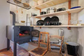 Modern Apartment with lift up, for 4 pers, 1 bedroom, 1 couch, historical building - Image 4