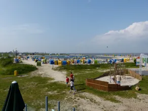 La Villa Linus per famiglie si trova in un parco vacanze dietro la diga - Image 4