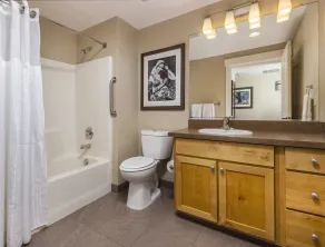 Windsor 3BR Apartment with Resort Access - Image 5