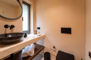 Kaliva Residence, Luxe sea front villa-heated pool - Image 2