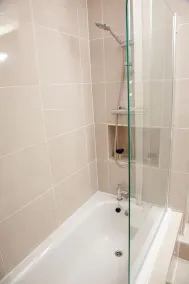 High Life Luxury Serviced Apartments - Image 5