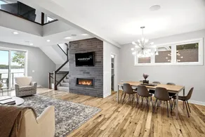 Lakefront Luxury - Image 4