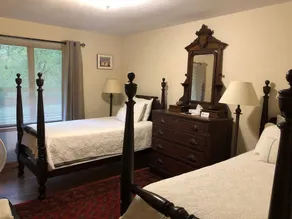 Beautiful Home with 9 Bedrooms, 7 bathrooms, 2 Cabins, 18 Hole Disc Golf Course - Image 4