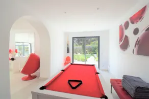 Luxuriöse neue Villa mit Blick auf St. Tropez - Image 2