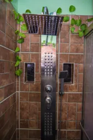 2 Bedroom fully air-conditioned 6 mins from Airport - Image 3