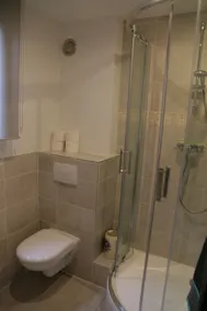 NEW quiet, comfortable & bright 2 rooms appt close to Cathedral - Image 3