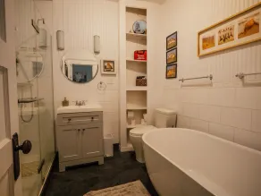 Montréal / Plateau Mont Royal: Grand appartement  (95 mètres carrés) - Image 3