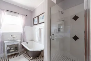 Vackra Vineyard Farmhouse - Image 3