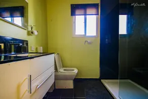 Modern Well run Apartments with pool, walking distance to the beach - Image 2