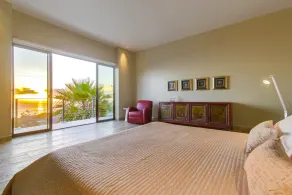 Sunset Cliffs Modern Luxury Estate w Ocean Views, Oversized Spa, AC, Yard! - Image 5