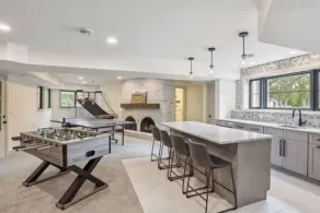 Luxury Hastings Home, Sleeps 18+ - Image 2
