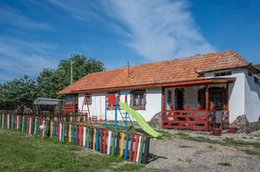 Transylvanian Cottage with Private Swimming Pool - Image 3