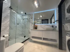 Spectacular Ocean View Apartment at Kings Beach - Image 4