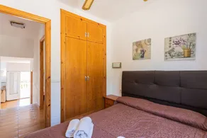 Familienfreundliche Villa Sud mit Pool – V83 a/b auf Menorca - Image 5