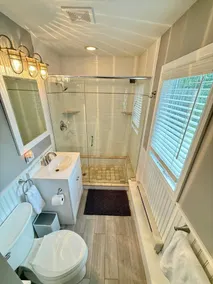 Amagansett Home, Newly renovated - Image 3
