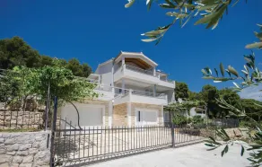 Stunning home in Marina - Image 5