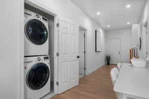 Spacious 8BR Home with AC & Parking - Image 3
