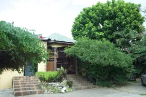 One32 Guest House - Image 5