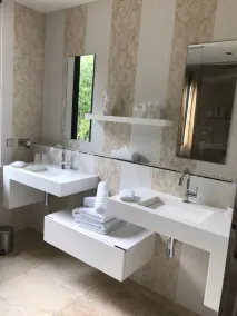 Roligt og landligt med opvarmet swimmingpool, stor have og jacuzzi i Avignon - Image 5