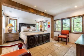 Come See Why We're 5-Stars! Parking Included - Image 4