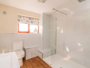 TREBOETH, pet friendly, character holiday cottage in Knighton - Image 2
